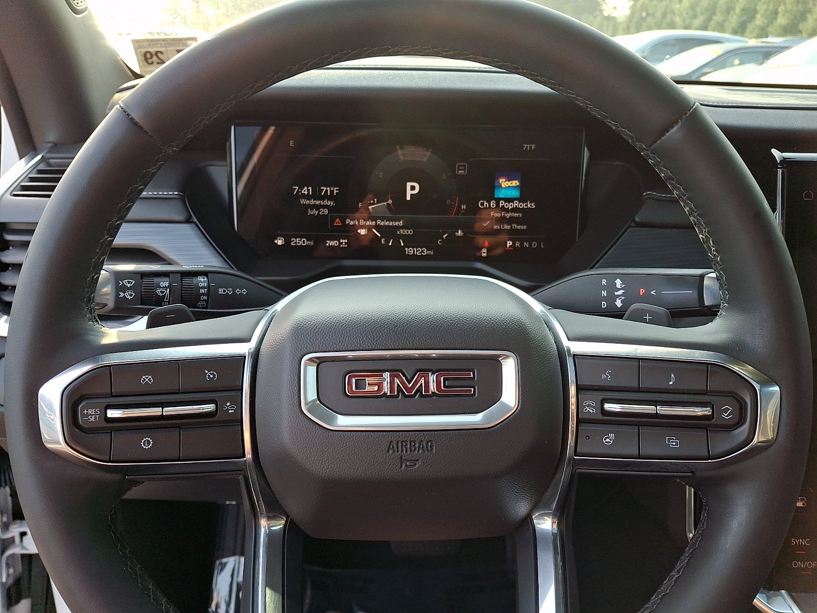 2024 GMC Acadia Elevation