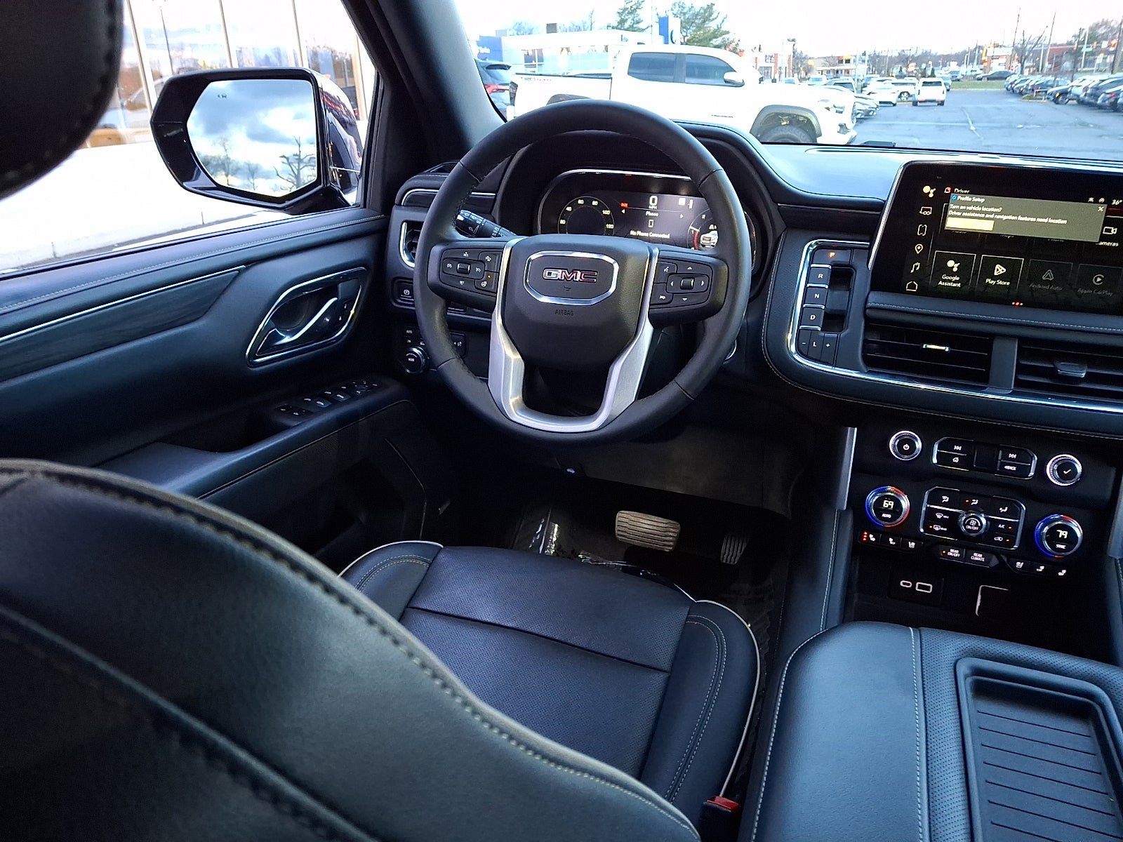 2023 GMC Yukon SLT