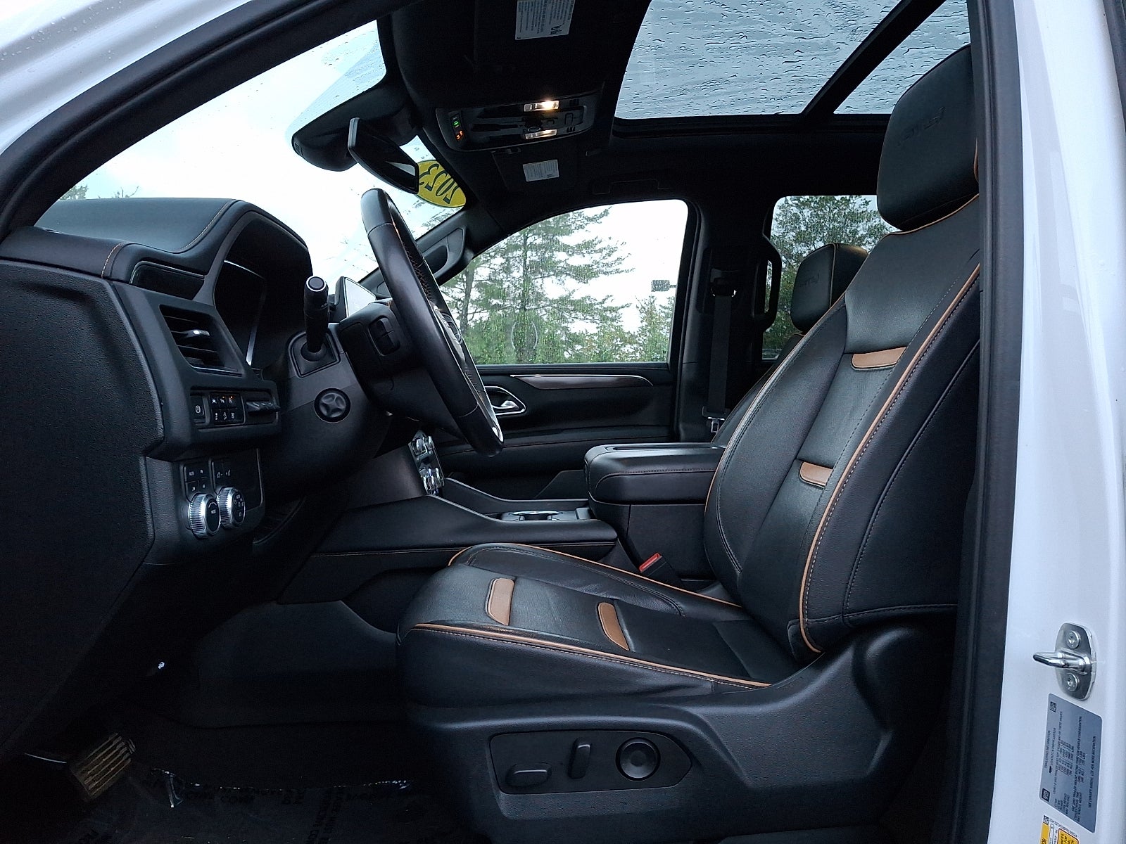 2023 GMC Yukon AT4 - Photo 14