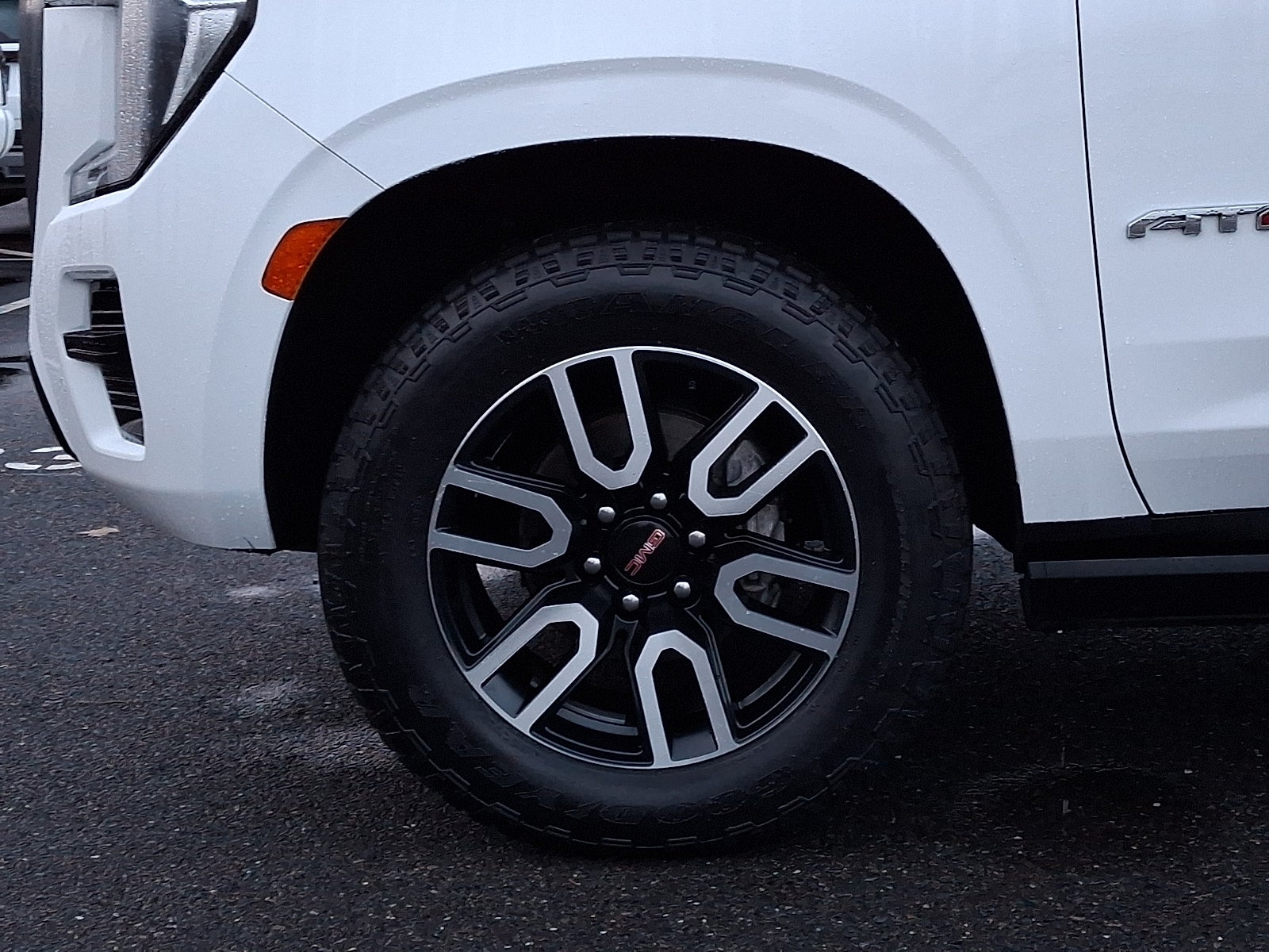2023 GMC Yukon AT4