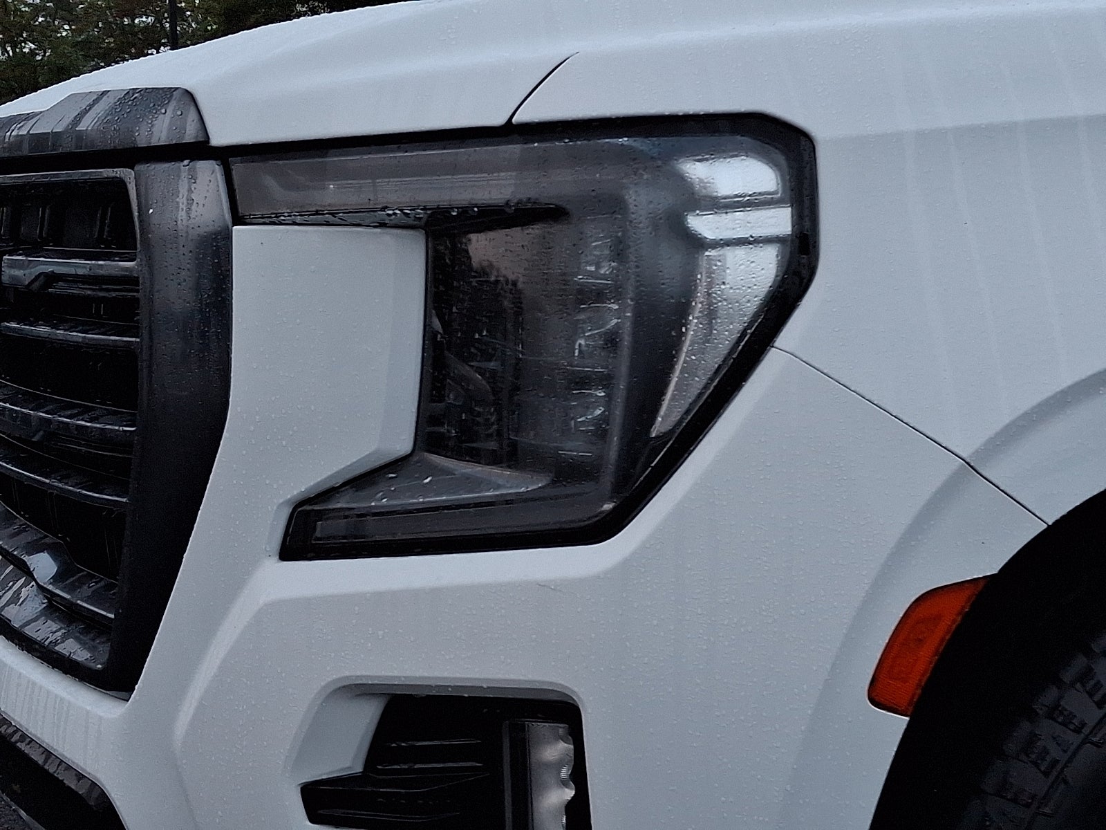 2023 GMC Yukon AT4 - Photo 9