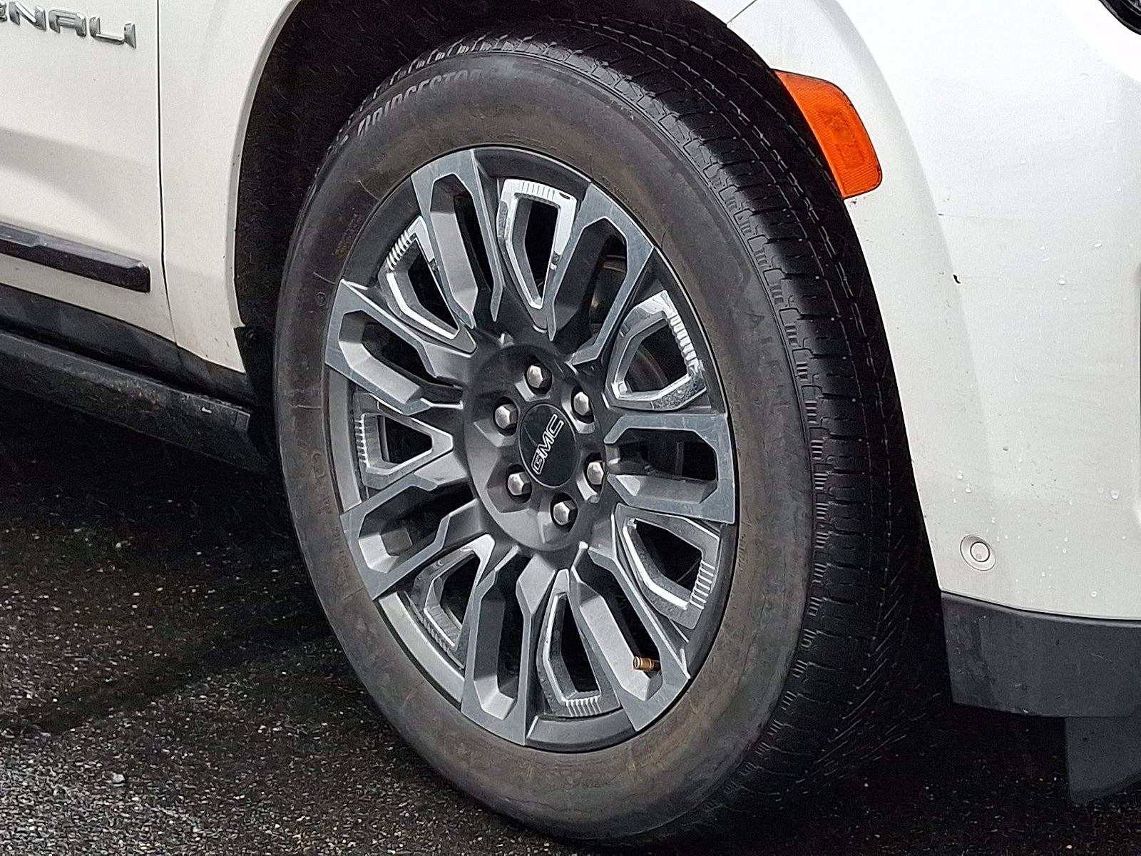 2023 GMC Yukon XL Denali Ultimate