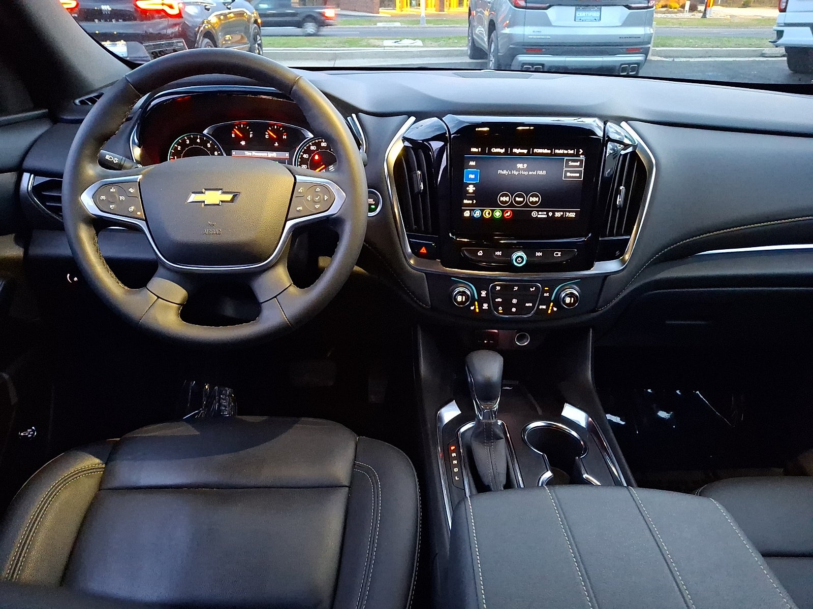 2023 Chevrolet Traverse LT Leather