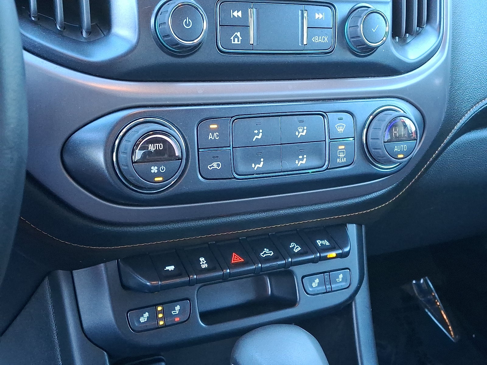 2022 GMC Canyon AT4 - Leather