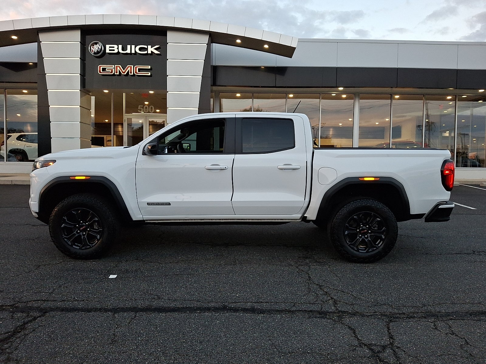 2025 GMC Canyon Elevation