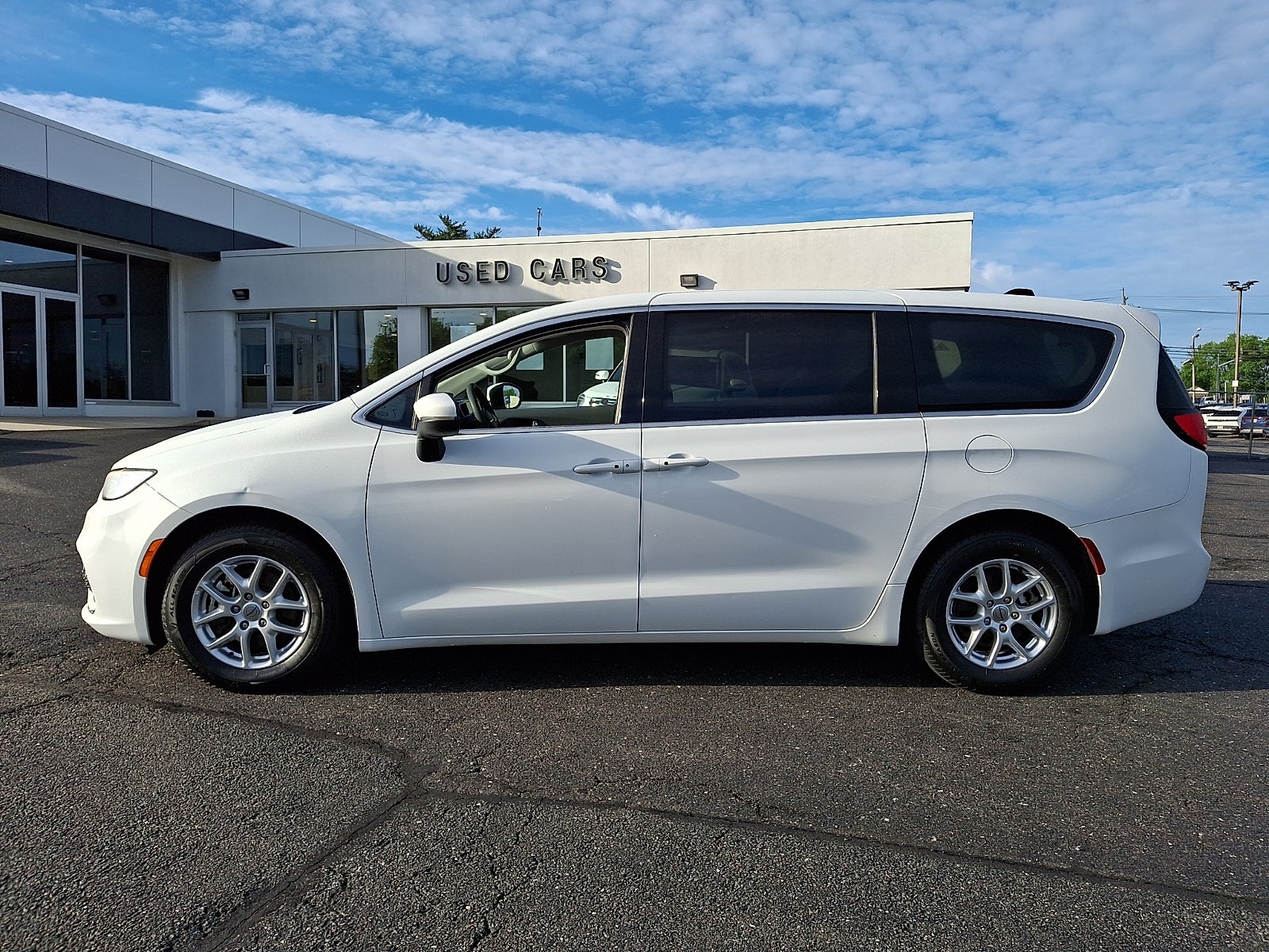 2023 Chrysler Pacifica Touring L