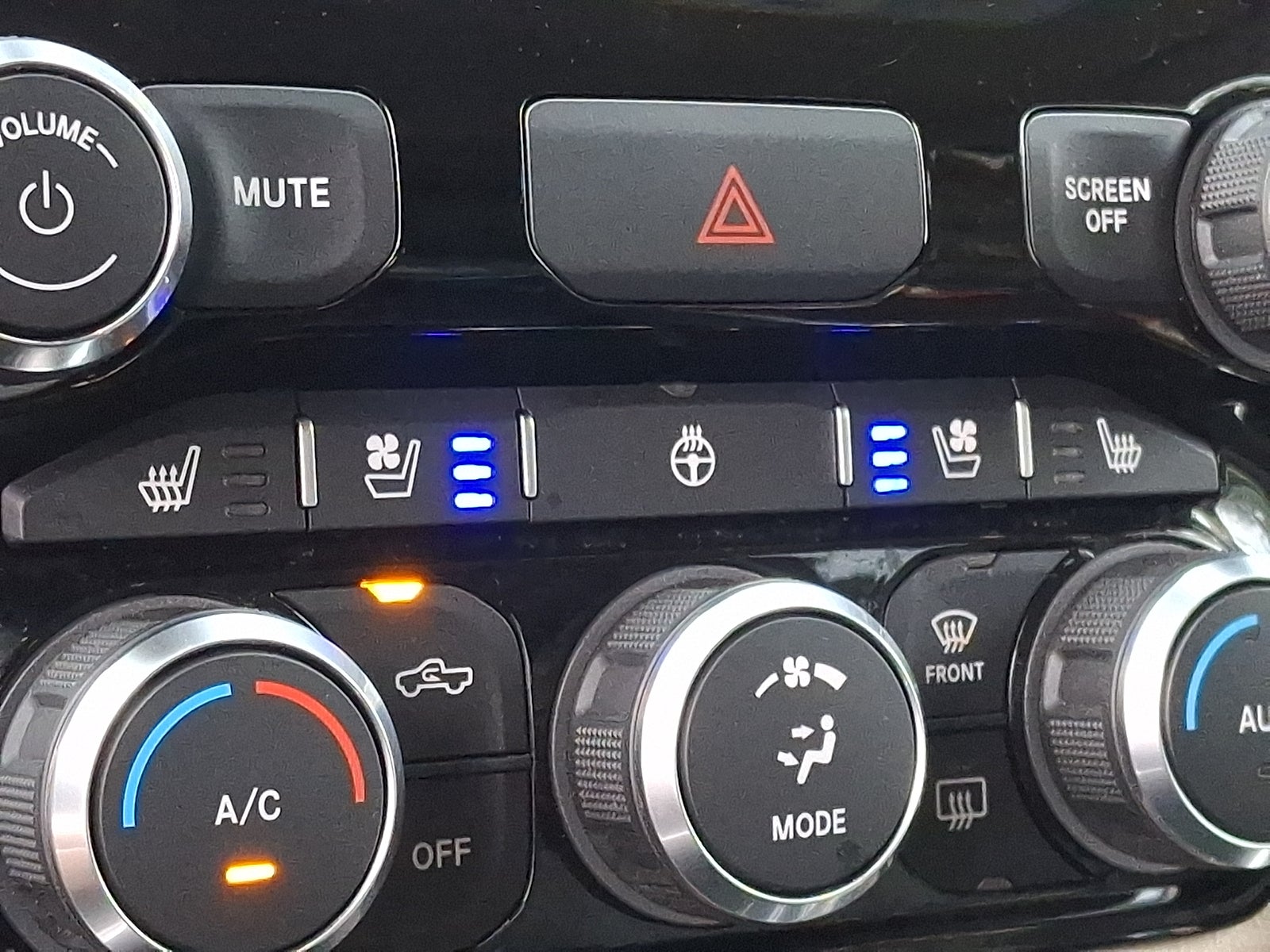 2019 RAM 2500 Laramie Crew Cab 4x4 6'4" Box