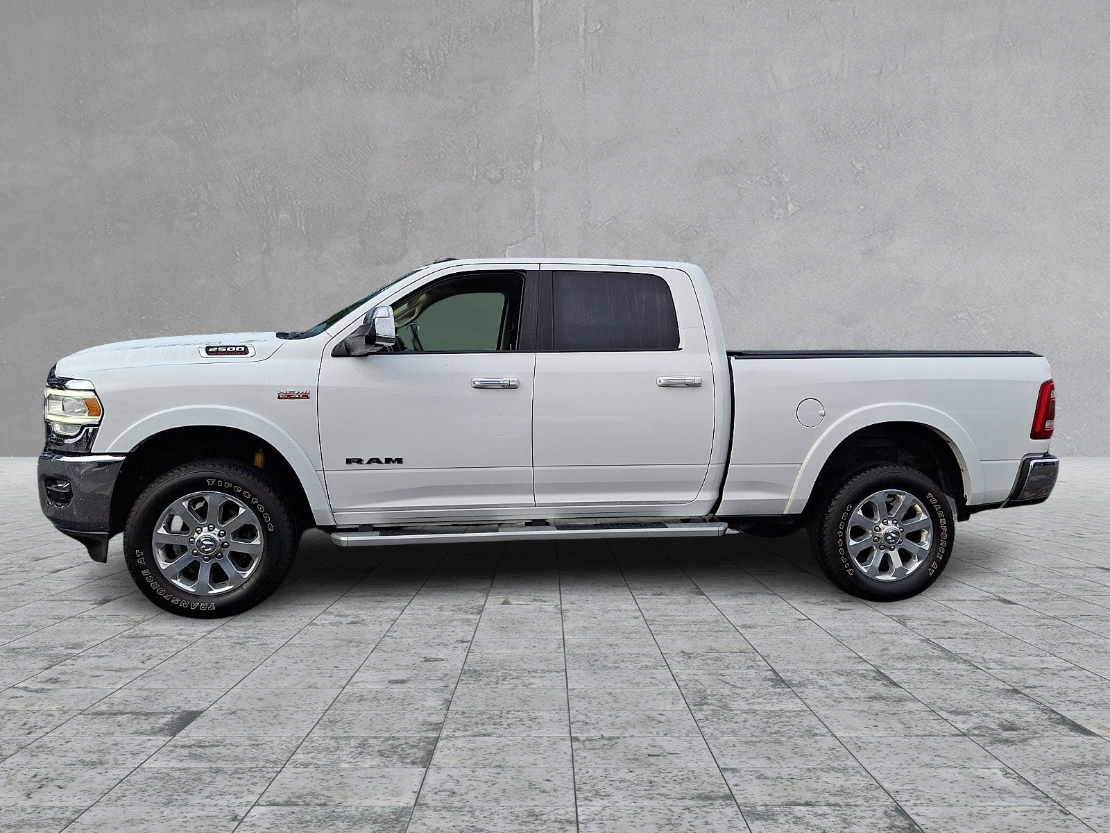2019 RAM 2500 Laramie Crew Cab 4x4 6'4" Box