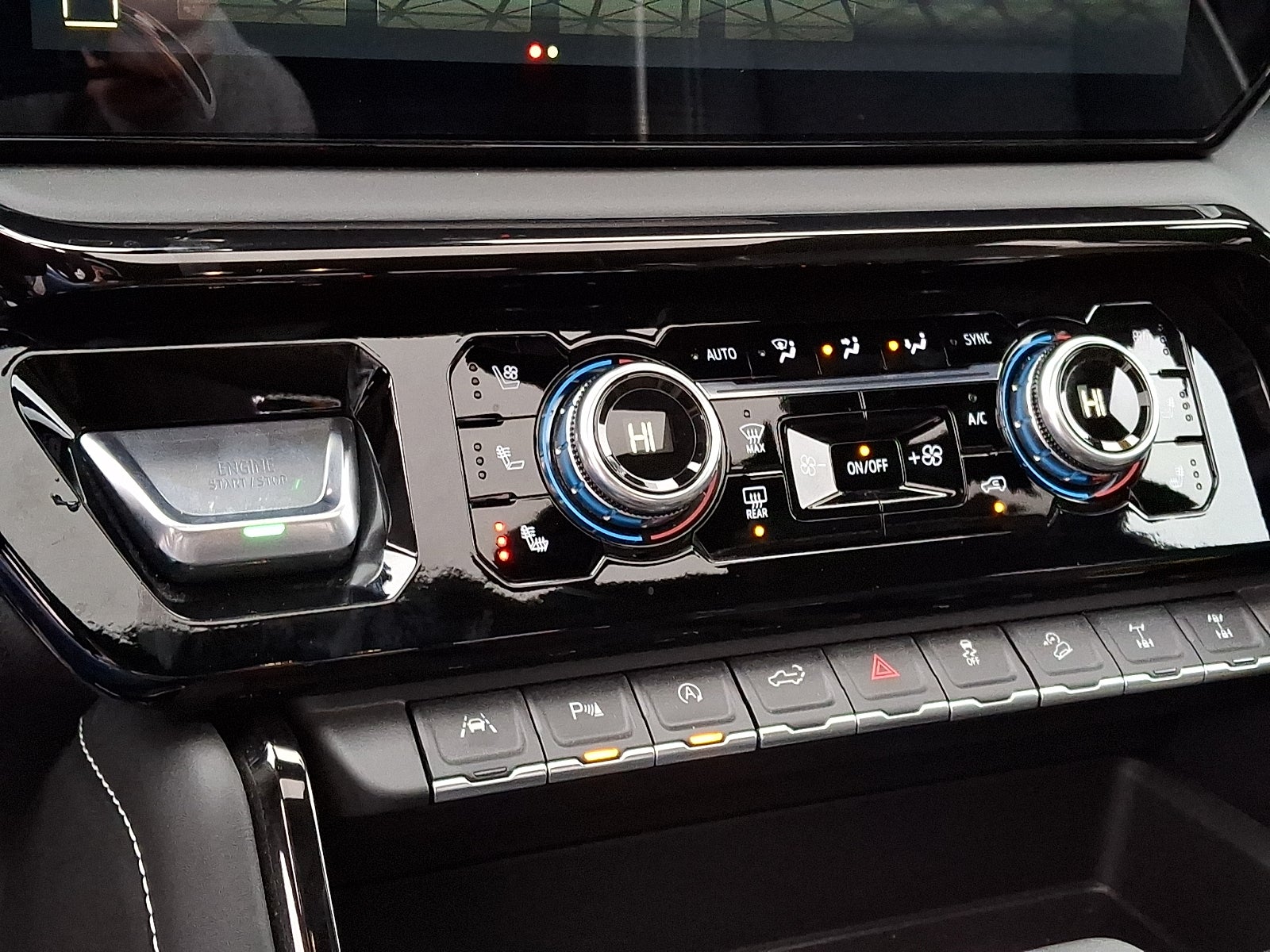 2025 GMC Sierra 1500 AT4X