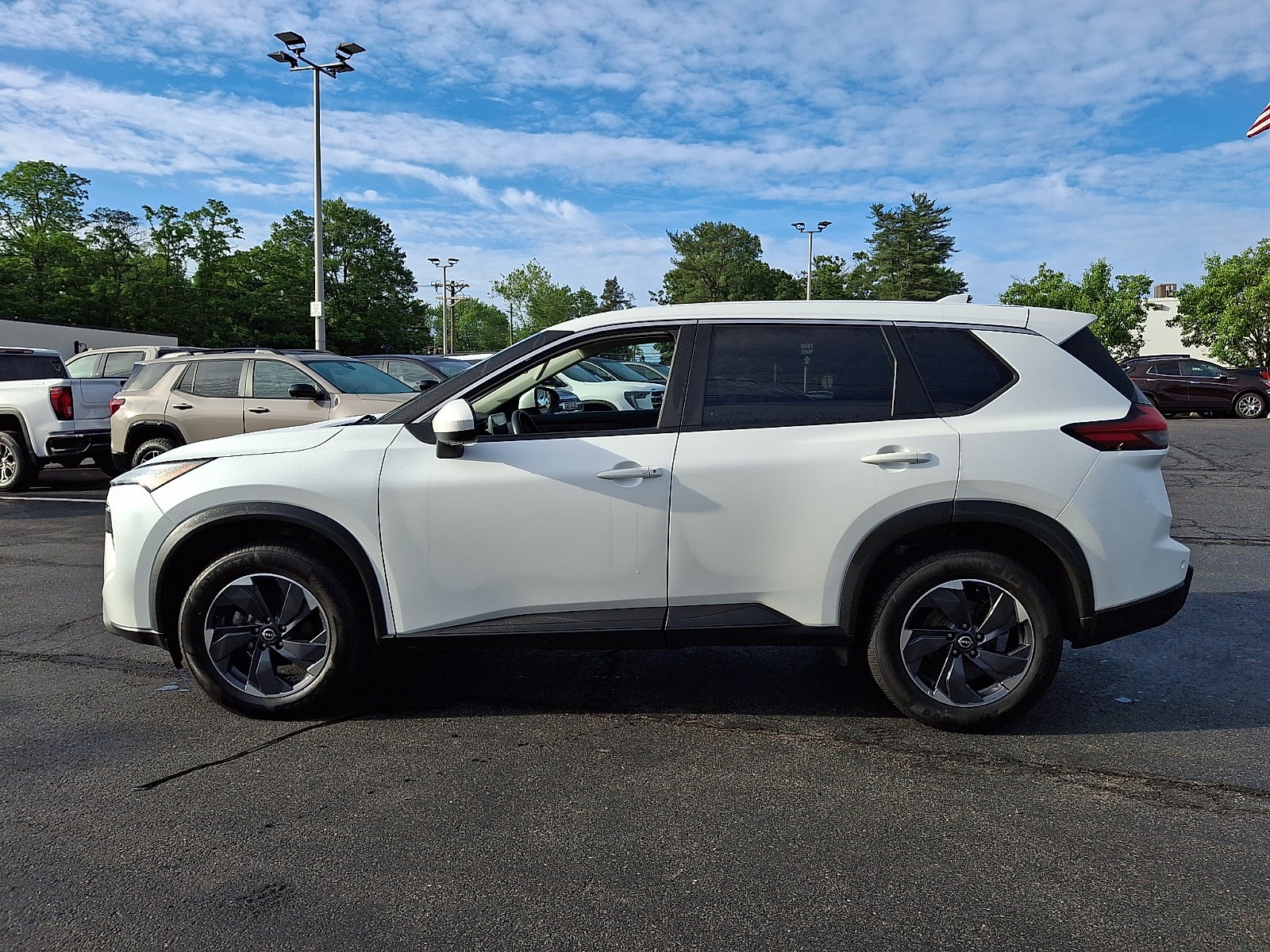 2024 Nissan Rogue SV