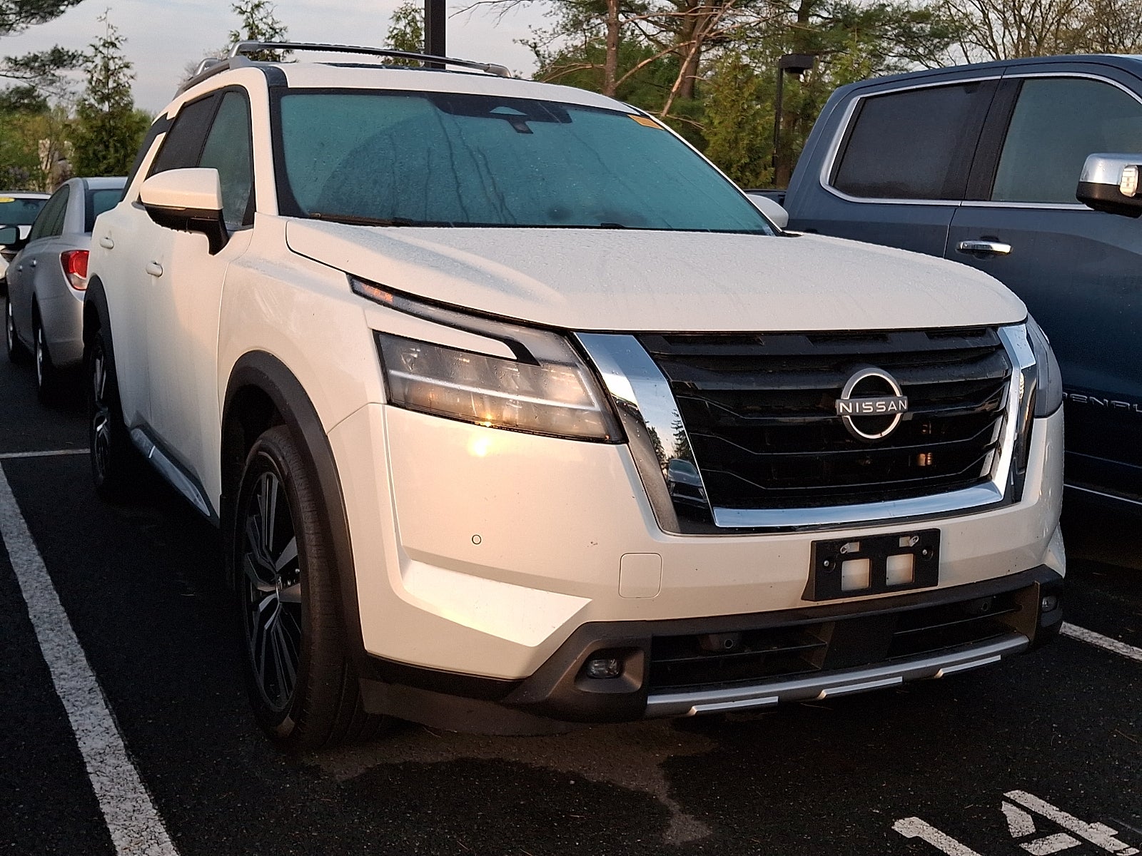2023 Nissan Pathfinder Platinum 4WD