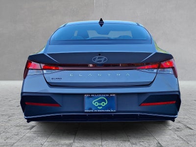 2025 Hyundai Elantra SE