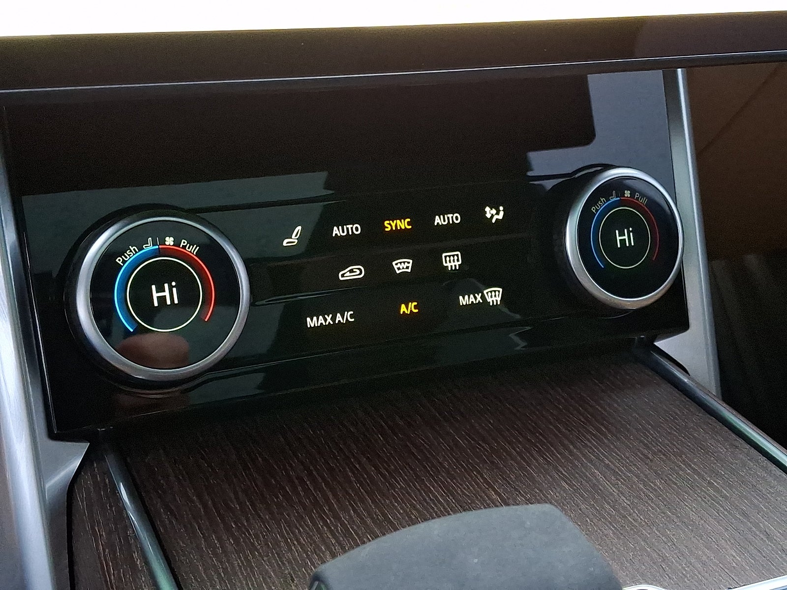 2023 Land Rover Range Rover P530 SE