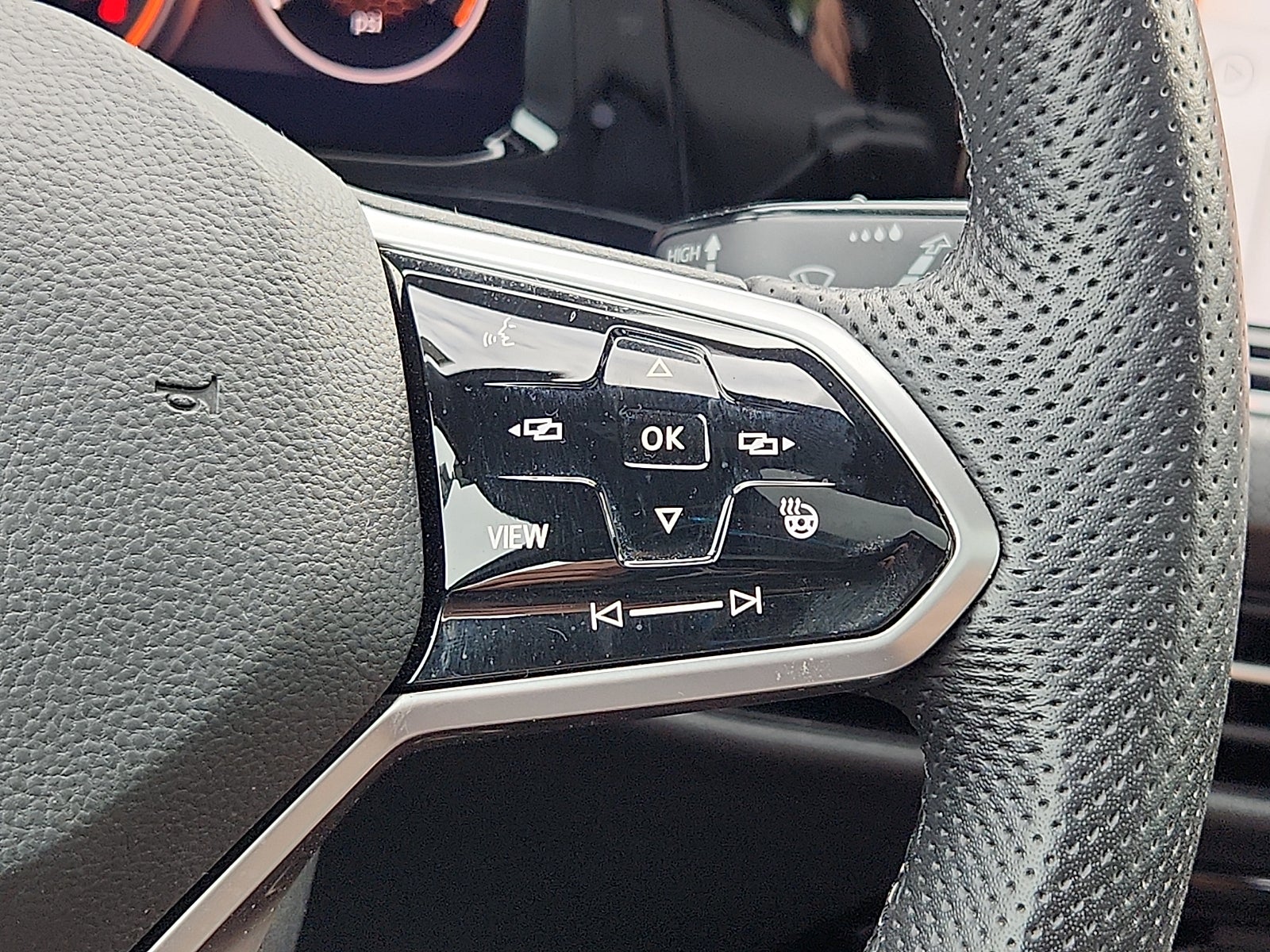 2023 Volkswagen Golf GTI SE - Photo 24