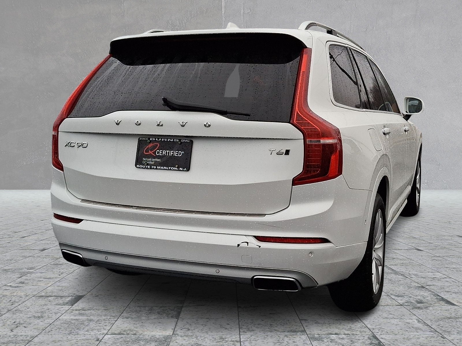 2016 Volvo XC90 T6 Momentum