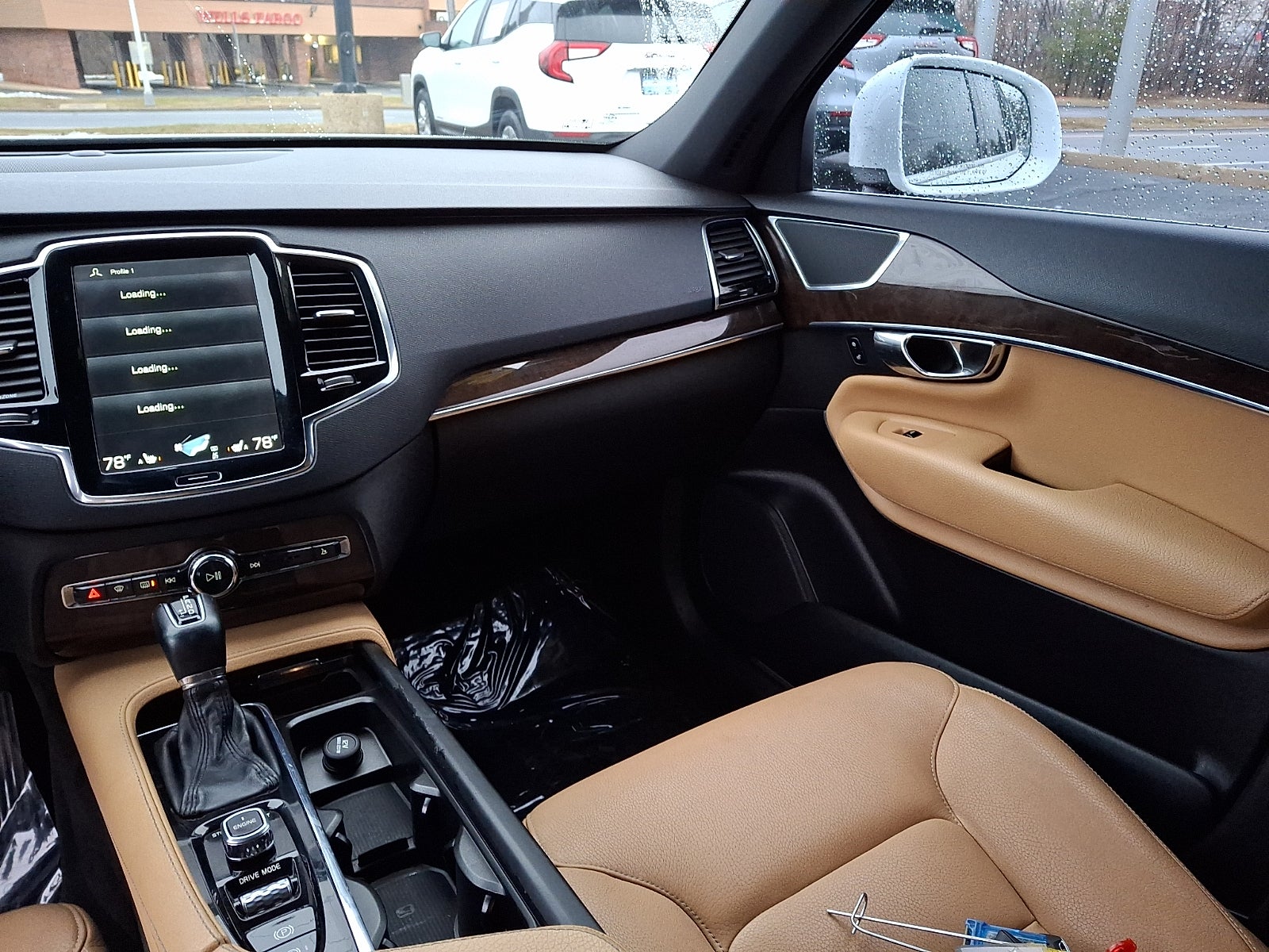 2016 Volvo XC90 T6 Momentum