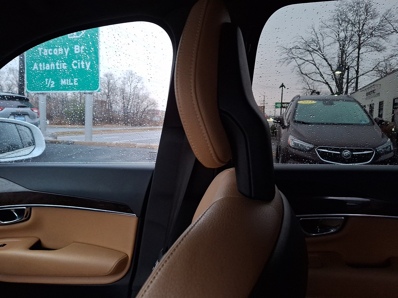 2016 Volvo XC90 T6 Momentum