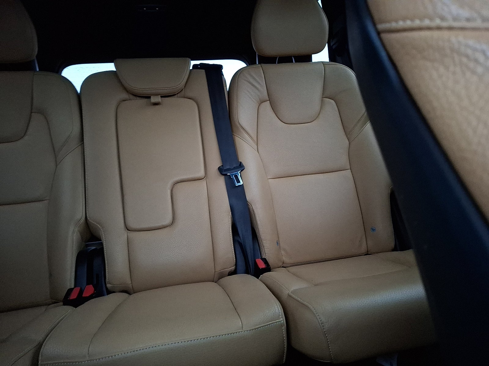 2016 Volvo XC90 T6 Momentum