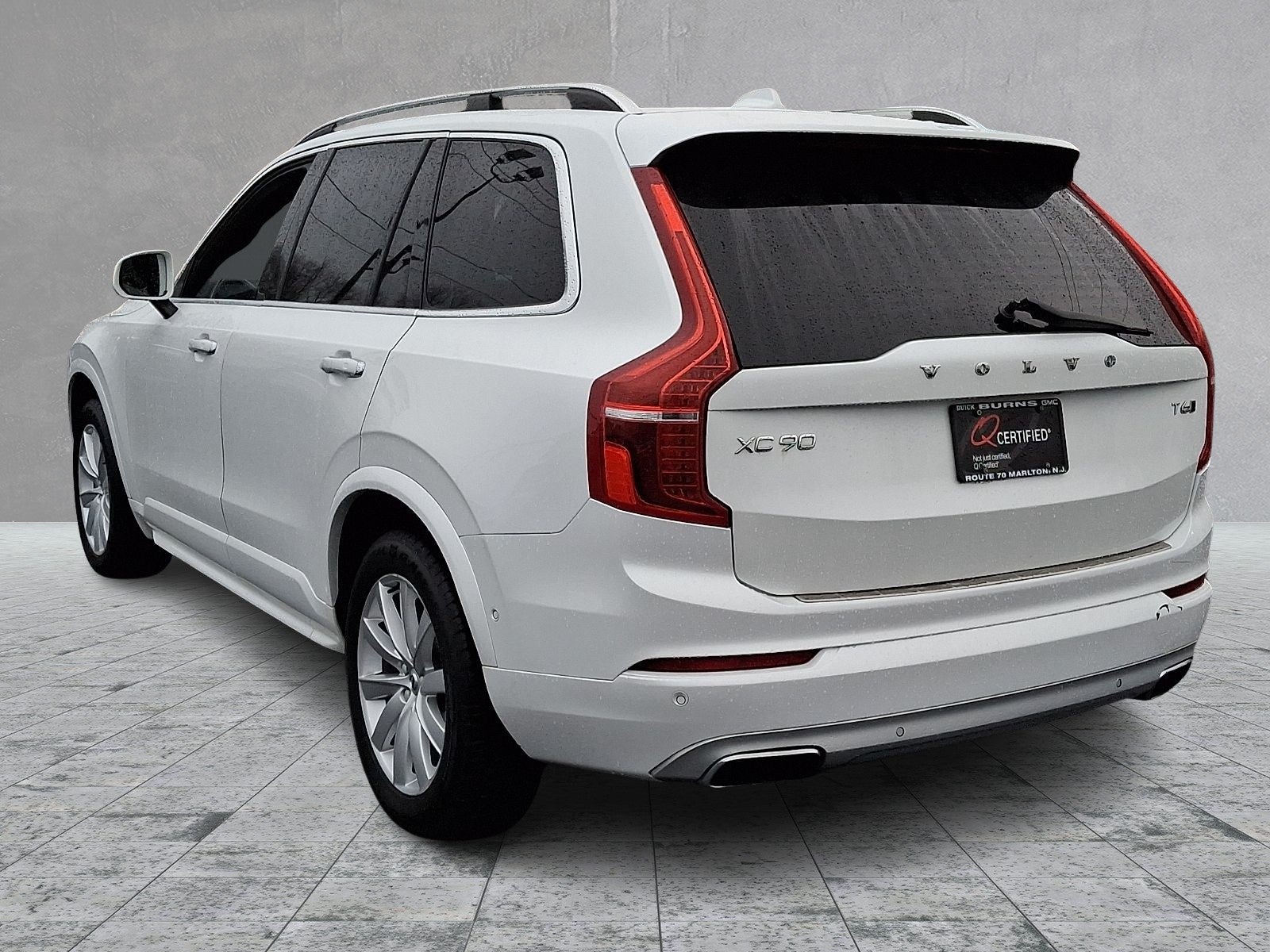2016 Volvo XC90 T6 Momentum