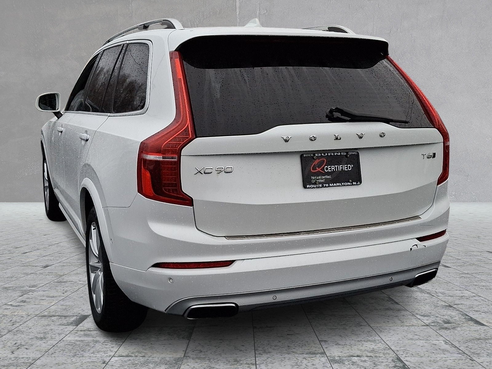 2016 Volvo XC90 T6 Momentum